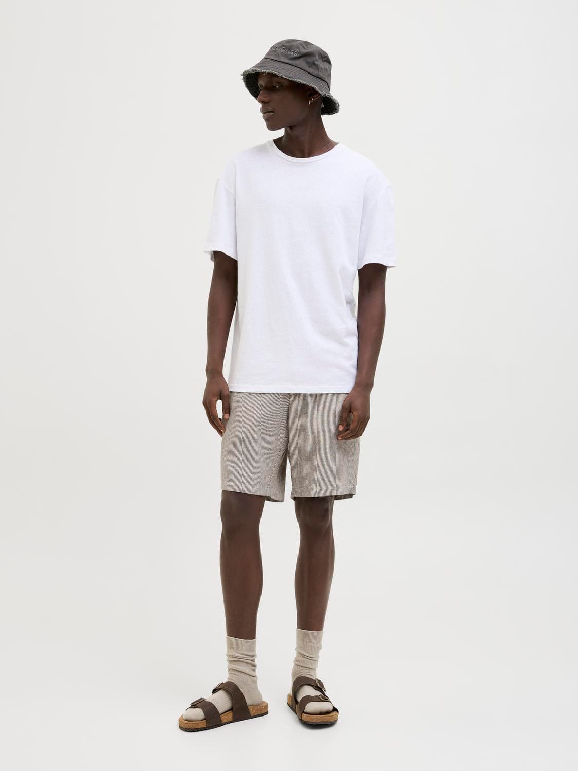 model_shot-front_full